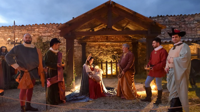 Cifra tonda per Venite Adoremus: il presepe vivente compie 10 anni. Ecco le quattro date per visitarlo