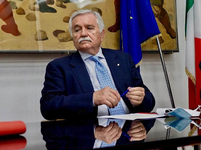 Brevetti in calo in Italia, Umbria in crollo: -26,7% in un anno, allarme competitivit&agrave; regionale