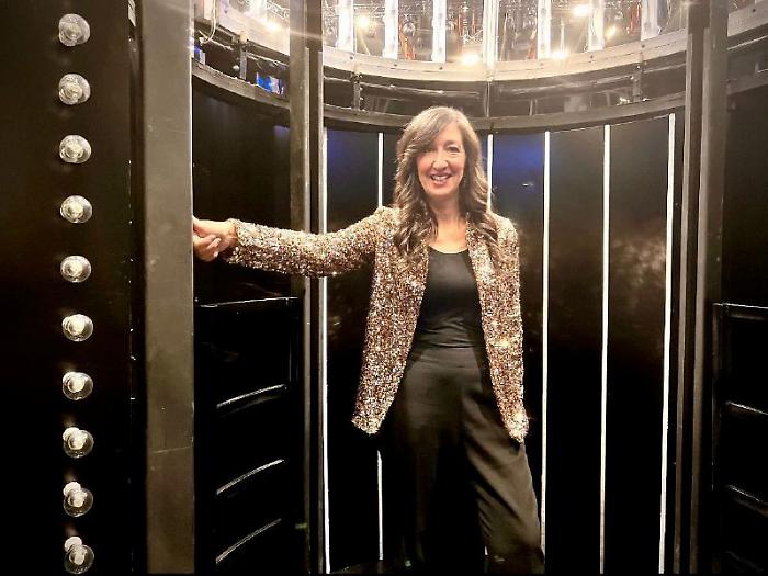 Capodanno in piazza con Carmen Russo ed Emanuela Aureli