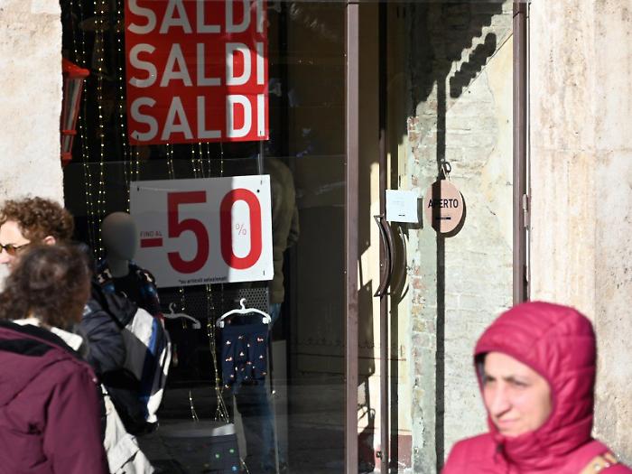 Partono i saldi invernali in Umbria: spesa media di 137 euro a persona