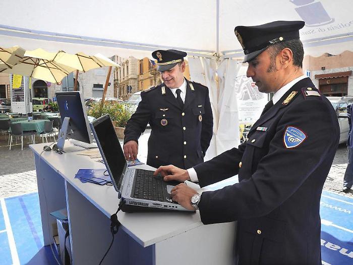 Truffa Cup a Perugia: sms falsi e numeri a pagamento, l&rsquo;allarme della Polizia Postale