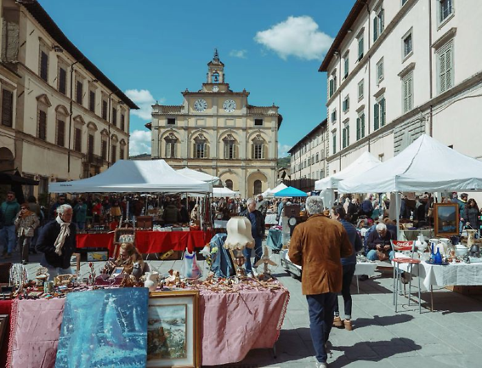 Vintage e collezionismo: Retr&ograve; riparte con 125 espositori.  L'assessore Guerri: &ldquo;Vero punto di riferimento a livello nazionale&rdquo;