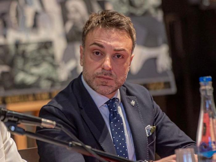 Alcol fuori orario, maxi multe in centro per due locali da 6.000 e 1.032 euro in piazza IV Novembre