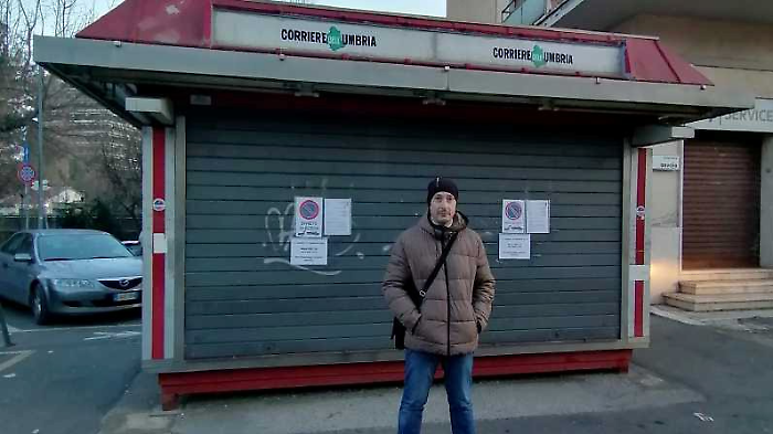 Dopo 20 anni Matteo Gregori dice addio alla sua edicola: &ldquo;Avrei voluto riconvertirla ma non &egrave; stato possibile. E allora ho dovuto rimuoverla a mie spese&rdquo;