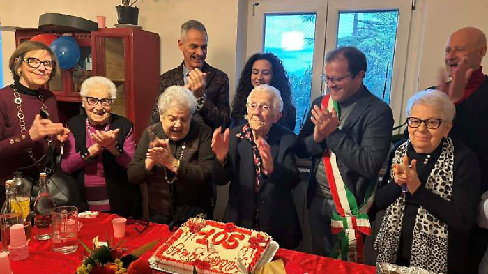 I 105 anni di Gemma:  festa con il sindaco per il primato