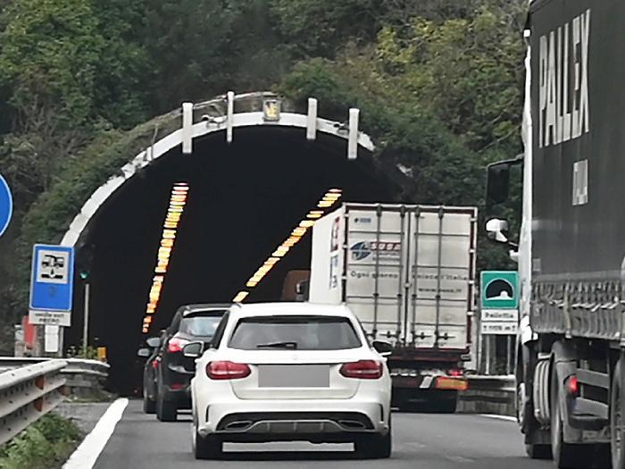 Doppio incidente all&rsquo;innesto E45&ndash;Perugia-Bettolle: traffico in tilt e torna il nodo irrisolto di Perugia