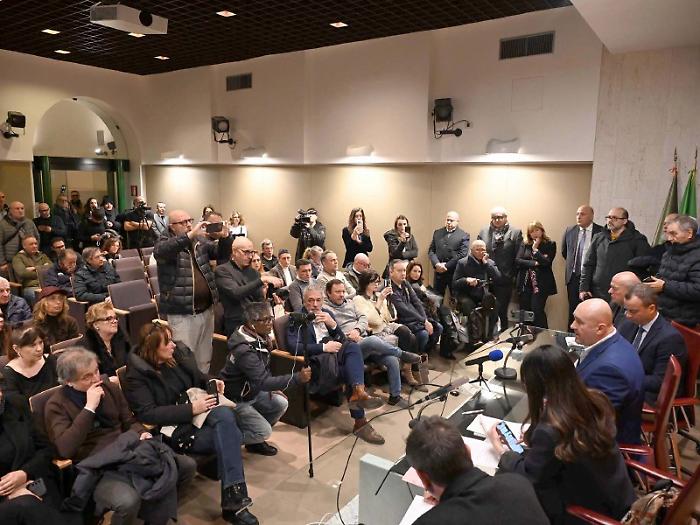 Bandecchi sfida la Regione: "Con 180 milioni pronti a costruire il nuovo ospedale"