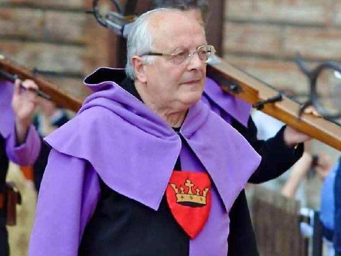 Gubbio, addio a Nazzareno Mencarelli decano della Balestra e artigiano dalle mani d'oro