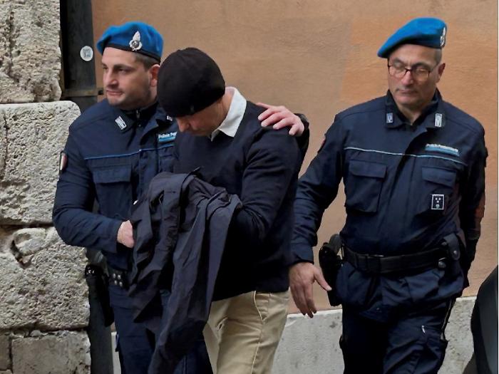 Nicola Gianluca Romita mentre entra in tribunale per l'udienza preliminare