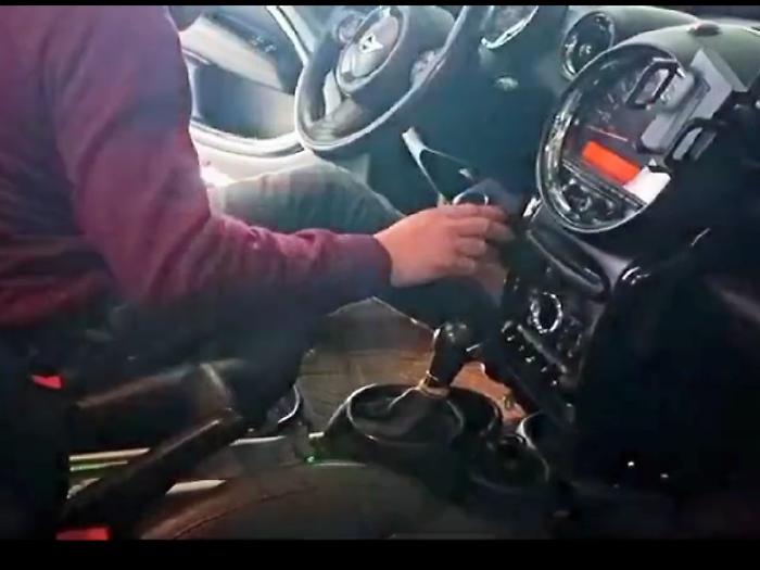 Le bande dei criptofonini usati per sfuggire alle intercettazioni e ai trojan