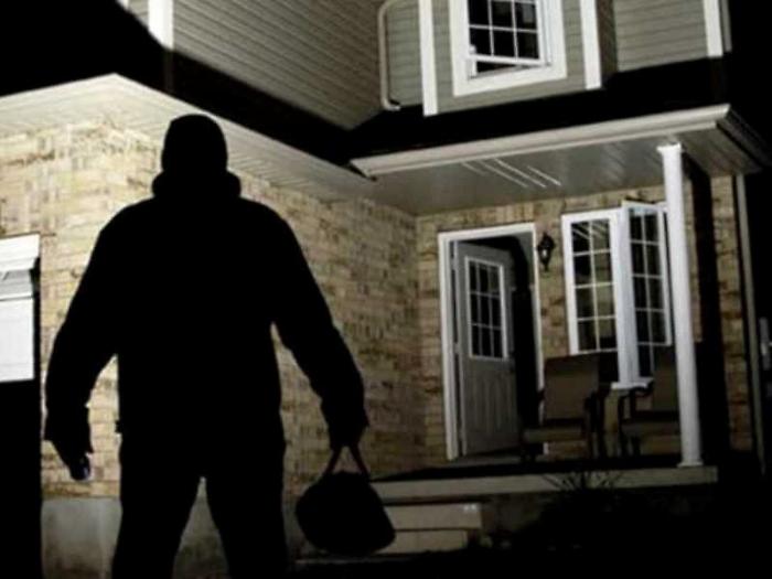 I ladri rubano pure i giochi per bambini: abitanti di Castiglione del Lago esasperati