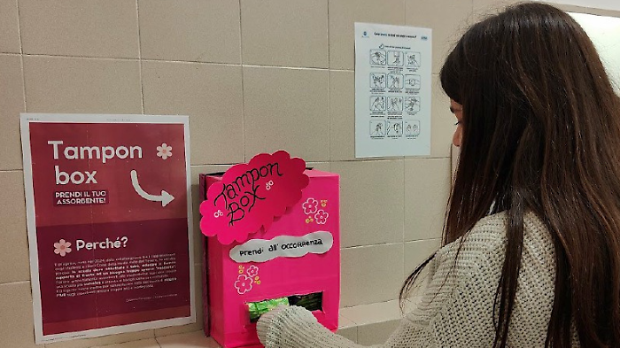 Igiene mestruale a scuola, Corrente e Avs unite chiedono pi&ugrave; attenzione
