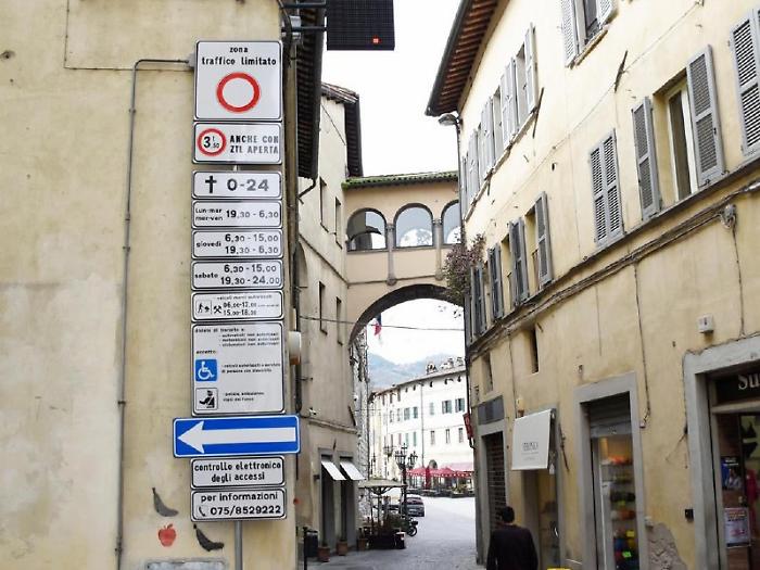 Lignani Marchesani accende le luci sui lavori in via dei Casceri: Interrogazione anche sull&rsquo;attivazione dei varchi elettronici della Ztl 