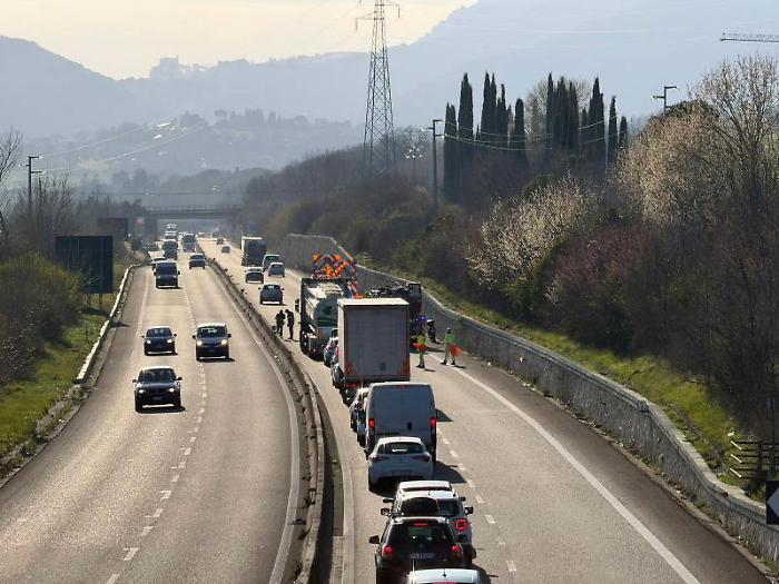 Tragedia a Narni Scalo: 35enne investito in cantiere sulla statale 675 resta in condizioni critiche