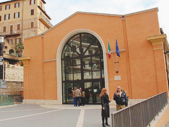 Societ&agrave; truffate per mezzo milione con nomi falsi