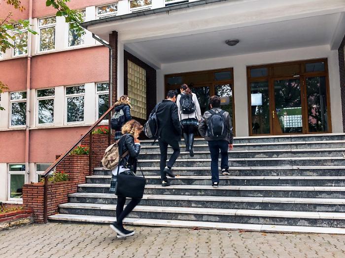 Iscrizioni scolastiche, a Foligno calano gli studenti che scelgono il liceo classico