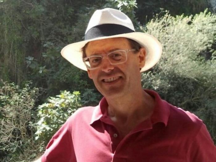 Festa per la pensione del dottor Sensini: l'abbraccio di Fornole per il medico ed ex sindaco