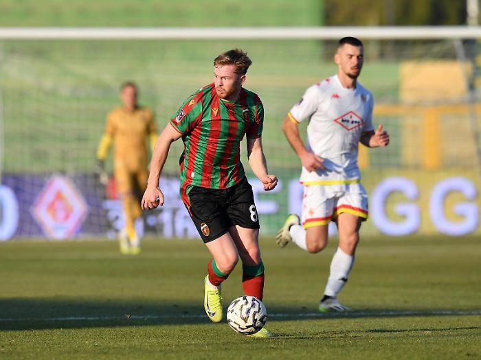 Ternana, Vallocchia squalificato: si candidano McJannet e Garetto per la sostituzione. In dubbio Pettinari