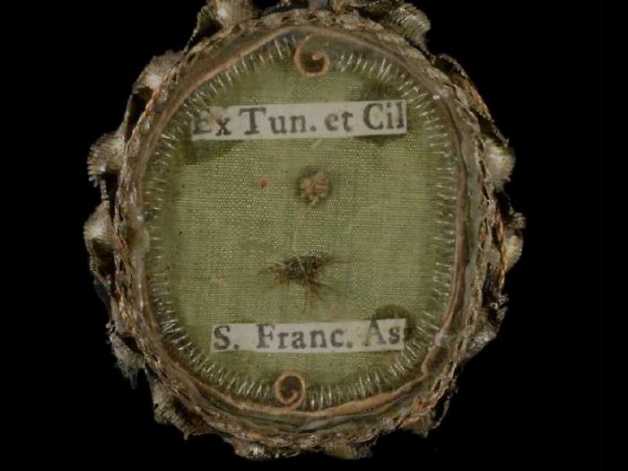 Altre reliquie del Poverello in vendita online su eBay e Relics