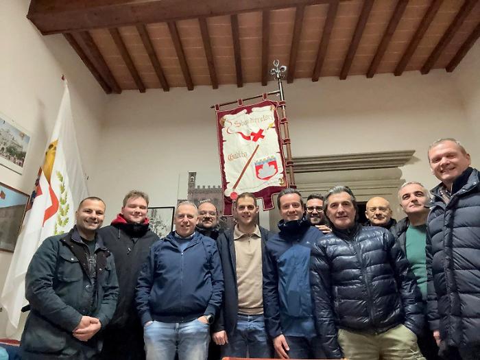 Sbandieratori, Matteo Menichetti riconfermato presidente: il vice &egrave; Fabrizio Gambini