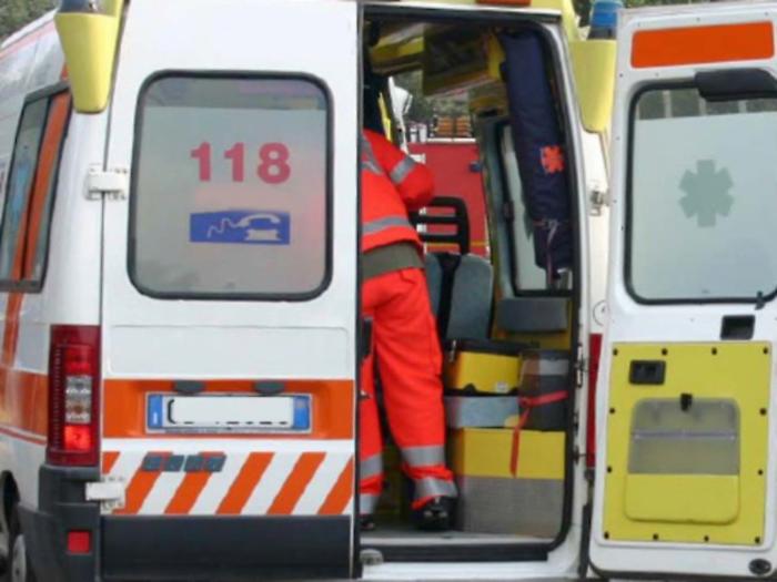 Muore durante la messa: malore improvviso per un 63enne