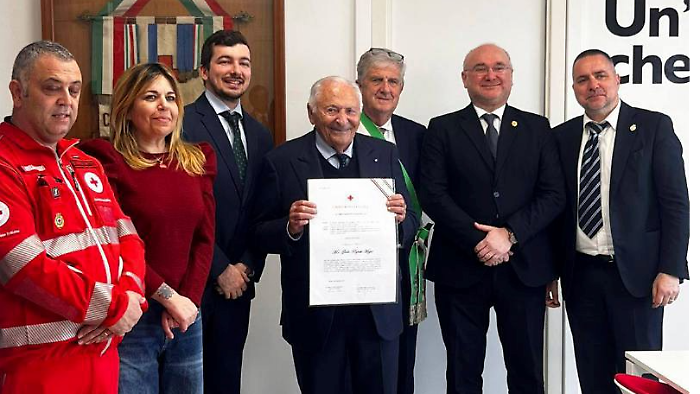 Croce Rossa Italiana conferisce il Diploma al Merito a Mogol: &ldquo;Per l&rsquo;alto contributo offerto alla vita culturale e civile del Paese"