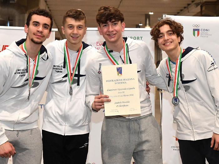 La sciabola rossoverde va in A2: esulta la squadra del Circolo ternano