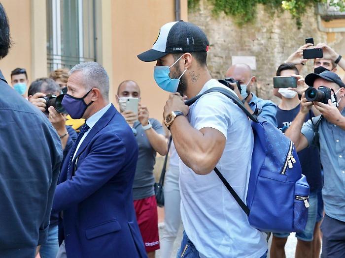 Caso Su&aacute;rez, le difese: "Assolveteli perch&eacute; non hanno commesso alcun reato"