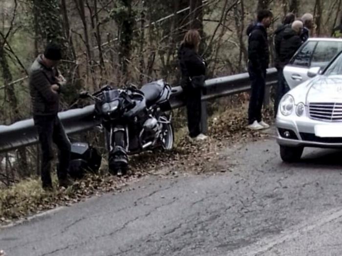 Muore nello scontro con una bici, perde la vita in moto l'imprenditore Marco Clementi 