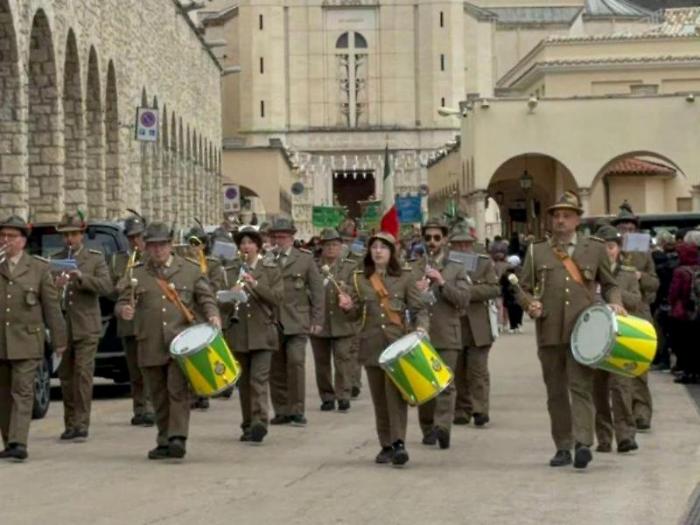 Alpini a Cascia ricordo della Medaglia d'oro al valore militare Novenio Bucchi
