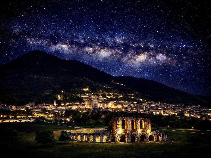 Tre giorni di eventi in viaggio tra Cielo e Terra: mostra, dibattiti e collegamento con la stazione astronomica Concordia in Antartide