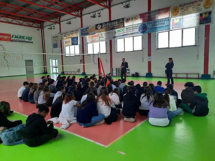 Studenti a lezione sull&rsquo;uso consapevole dei social network