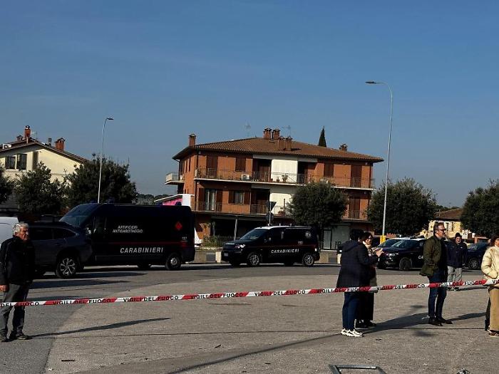 Assalto al bancomat a Strozzacapponi: caccia a una Giulietta bianca 