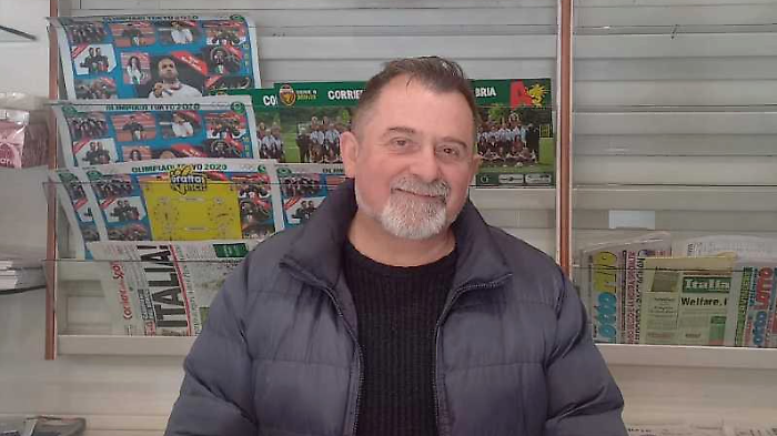 Chiude i battenti l&rsquo;edicola di via Marzabotto Scoccione: &ldquo;Lascio il lavoro dopo 29 anni&rdquo;