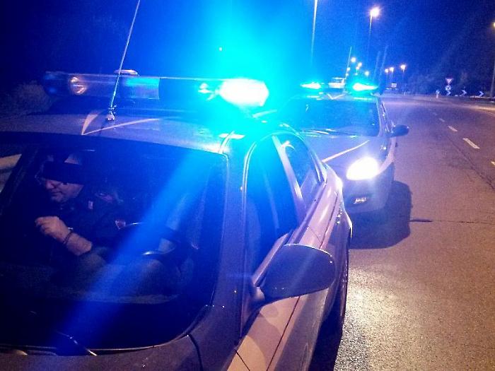 Rapina con la pistola al fast food: si sono fatti consegnare l'incasso del Mc drive 