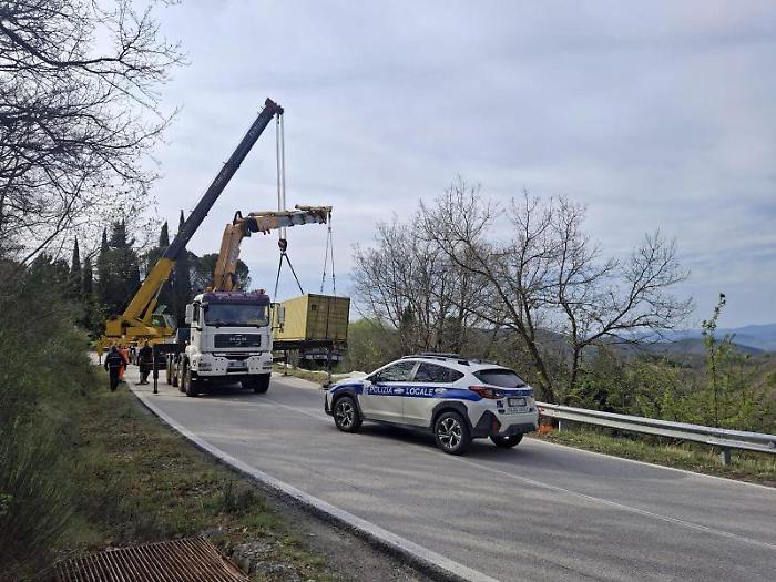 Riaperta al traffico la Apecchiese dopo un incidente