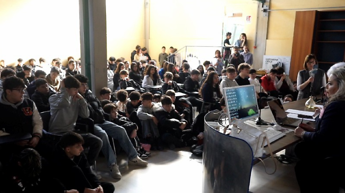 Marcia PerugiAssisi, duecento studenti del Volta aprono il cantiere per la pace