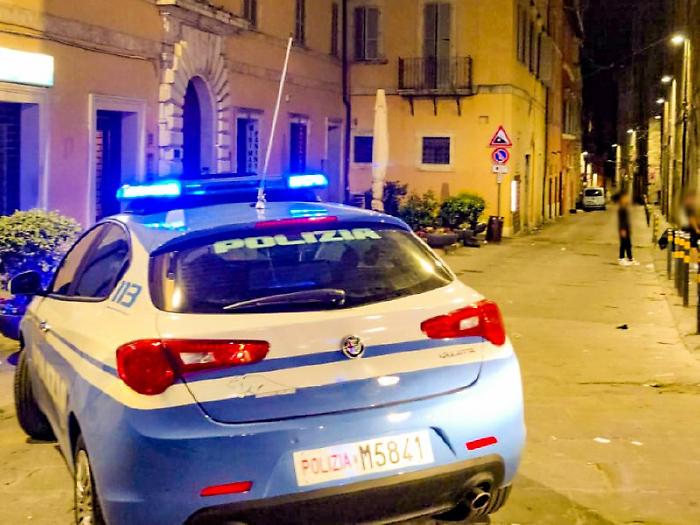 Perugia, terrore a San Francesco al Prato: tre ragazzi rapinati, aggrediti e minacciati da un gruppo di 20 persone 