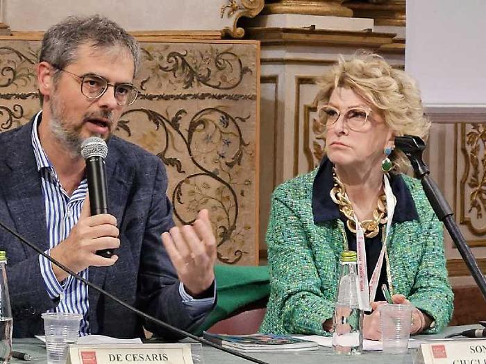 Foligno, De Cesaris a Festa di Scienza e Filosofia: &ldquo;La guerra non &egrave; ineluttabile. Ciascuno viva la responsabilit&agrave; di costruire pezzi di pace