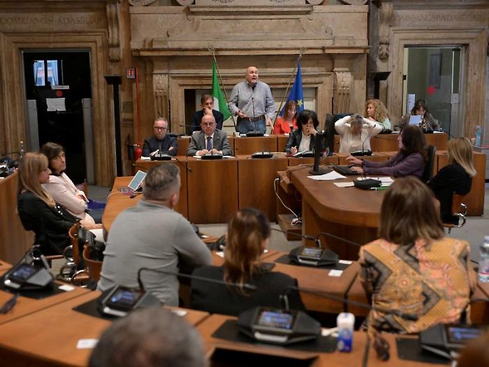 &ldquo;Teatro Verdi: 60 operai lavorano ogni giorno, il cantiere &egrave; al 60%&rdquo; Il consiglio comunale aperto