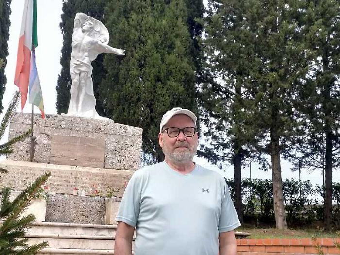 Dal Canada al Trasimeno per festeggiare il 25 aprile: "Qui ha combattuto mio padre, ora &egrave; la mia seconda casa"