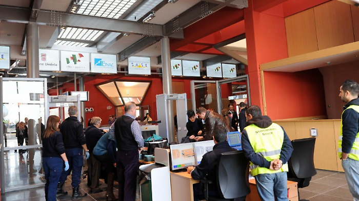 Aeroporto incagliato sul capitale: rinviato l&rsquo;aumento da 1,9 milioni di euro per lo scalo San Francesco