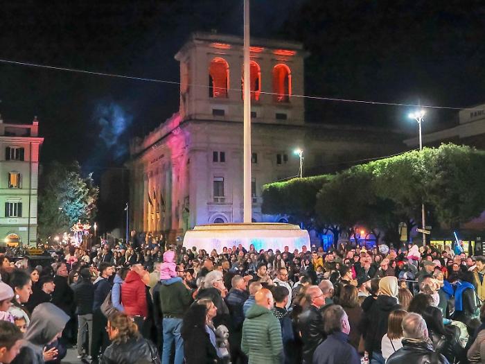 Negozi chiusi e vetrine spente Ghione: &ldquo;E poi &egrave; colpa della Ztl?&rdquo; 