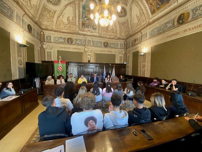 La rotatoria di via Flaminia riqualificata grazie al Casimiri