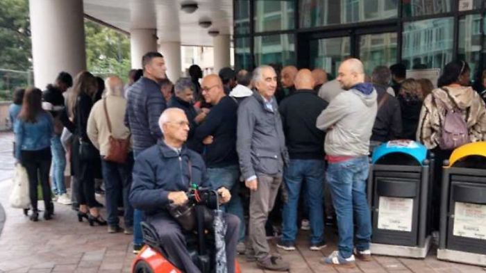 Lunghe file per richiedere la la Carta d&rsquo;Identit&agrave; Elettronica, Bandecchi: "Valuter&ograve; con i sindacati pi&ugrave; turni giornalieri"