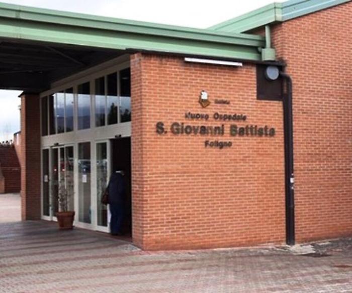 Foligno, semina il panico in ospedale. Minaccia il personale e rinchiude dottoressa in un ufficio: "Fatemi subito gli esami". Arrestato 24enne