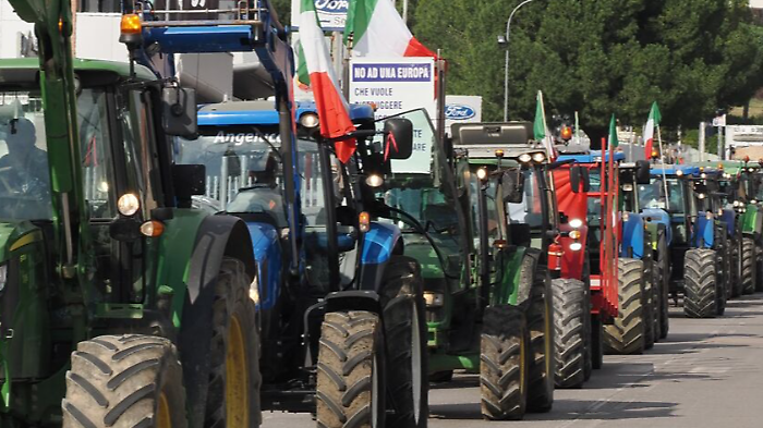 La protesta degli agricoltori, a Bruxelles anche Coldiretti