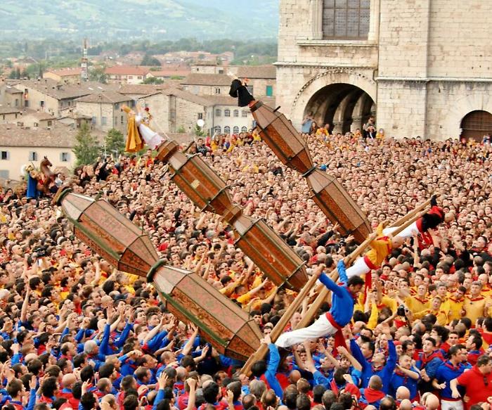 Gubbio, le emozioni dei capodieci della Festa dei Ceri: "Uniti per rendere omaggio al patrono"