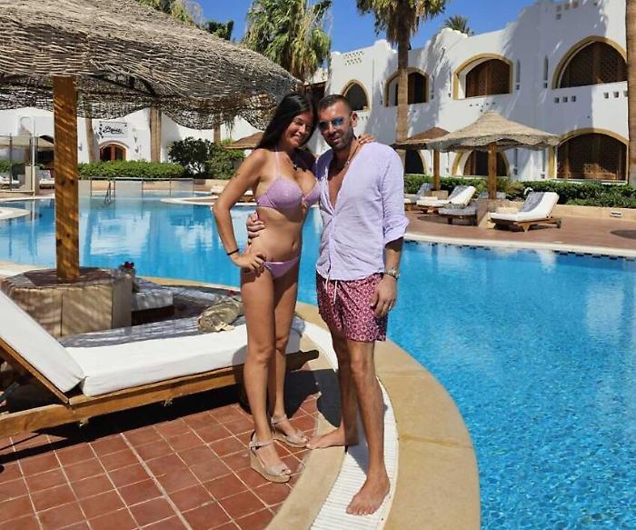 Sara Tommasi in vacanza a Sharm El Sheikh con il marito manager