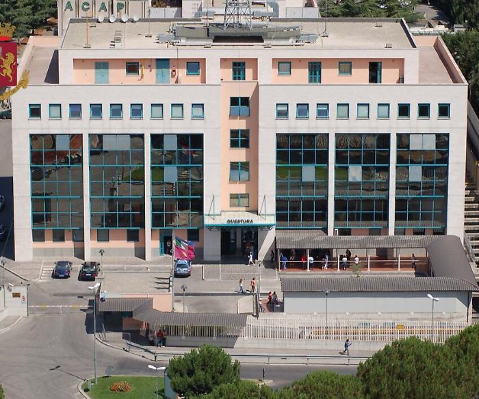 Scatta l'alert grazie alle videocamere: incastrata la banda dei furti in auto col finto incidente